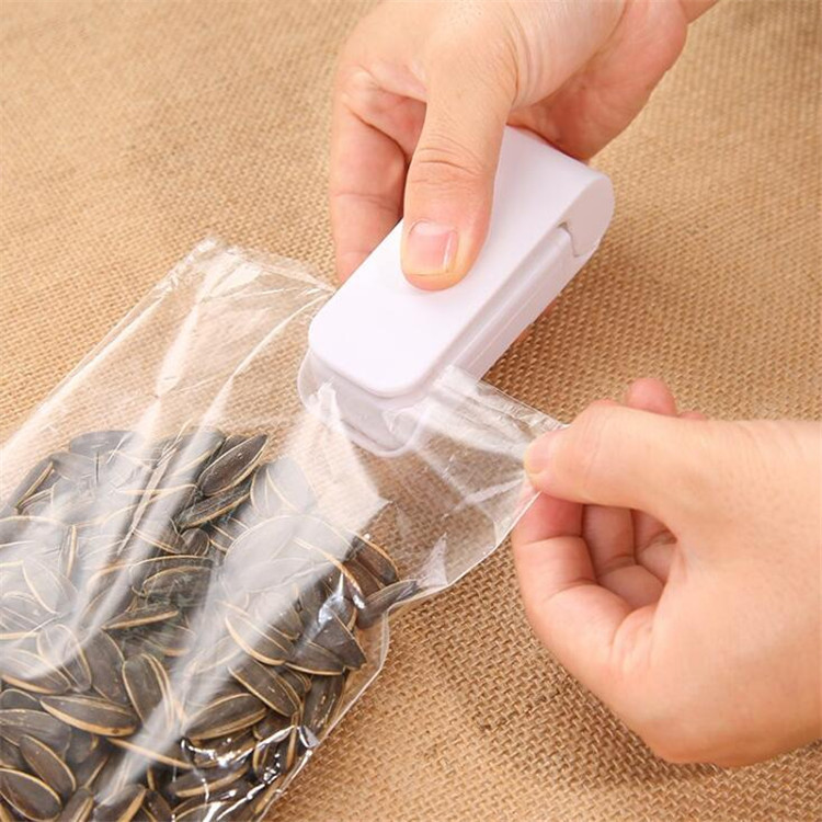 Household food clip portable mini snack plastic bag sealer